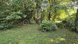  Proprit/chteau  vendre 8 pices 240 m