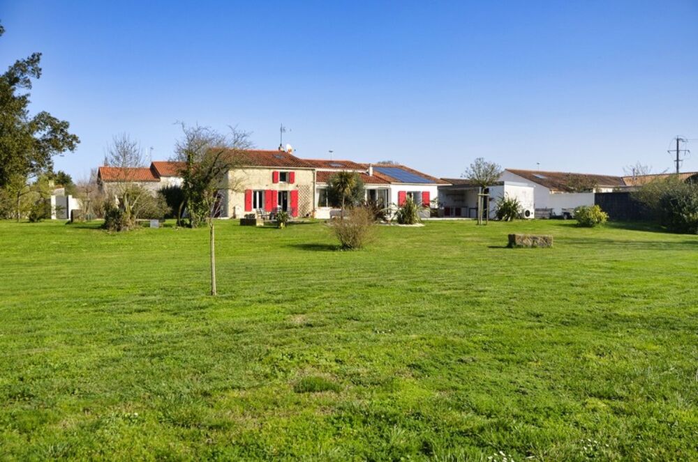 Maison à vendre 8 pièces LE GUE D'ALLERE (17)