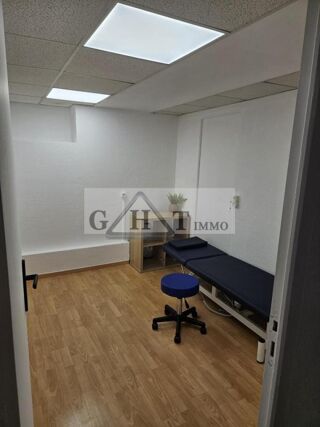   Local professionnel de 150 m² à Melun, idéal pour kiné Melun