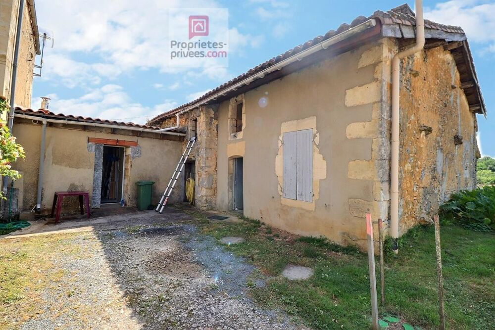 Vente Maison Deux Maisons 7 pièces dont 1 entièrement rénovée avec garage, dépendances + une autre maison attenante à rénover totalement Brizambourg