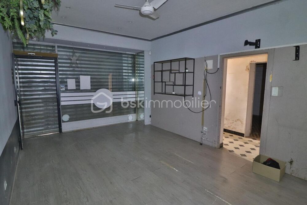 Vente Immeuble Immeuble R+2 de 316m² avec local commercial, appartement, greniers Montfrin