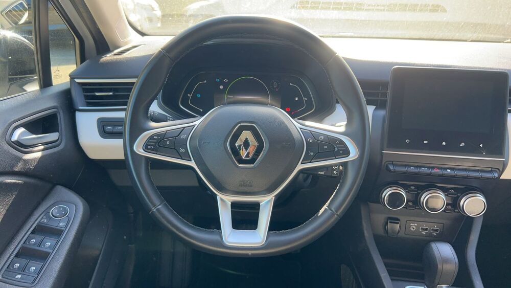 Clio V 1.6 E-Tech 145 Hybrid EDC Evolution 2023 occasion 77184 Emerainville