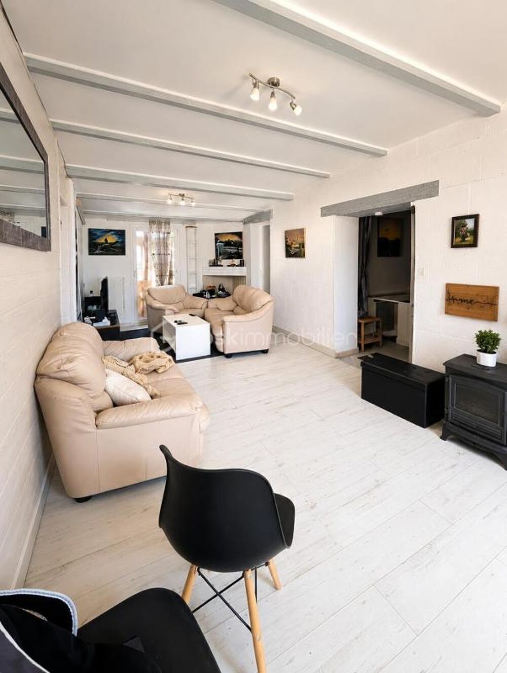 Maison en pierre avec cour, jardin, garage et parking  St-Yzan-de-Soudiac
