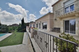 Propriété/château à vendre 8 pièces 358 m²
