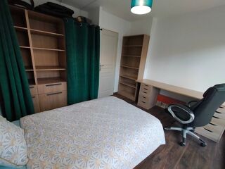  Appartement à louer 5 pièces 84 m²