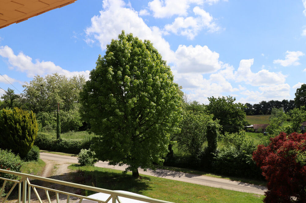 Jolie villa de 117 m² à fort potentiel avec un beau terrain arboré à CURCIAT DONGALON (01)