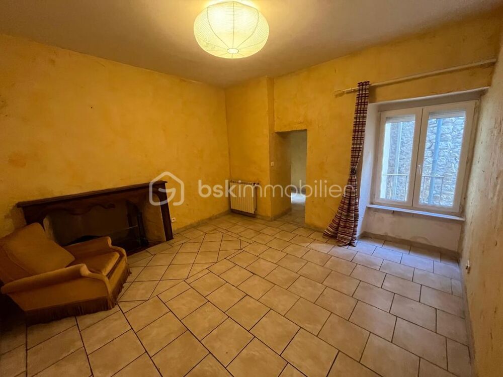 SAILLANS - Plateau avec combles 71 m²