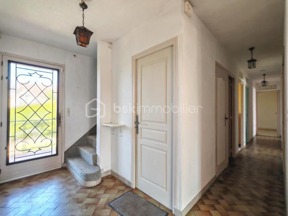 Vente Maison Charmante maison de 6 pièces avec balcon, jardin, sous-sol et 3 parkings à découvrir ! Saint simeon