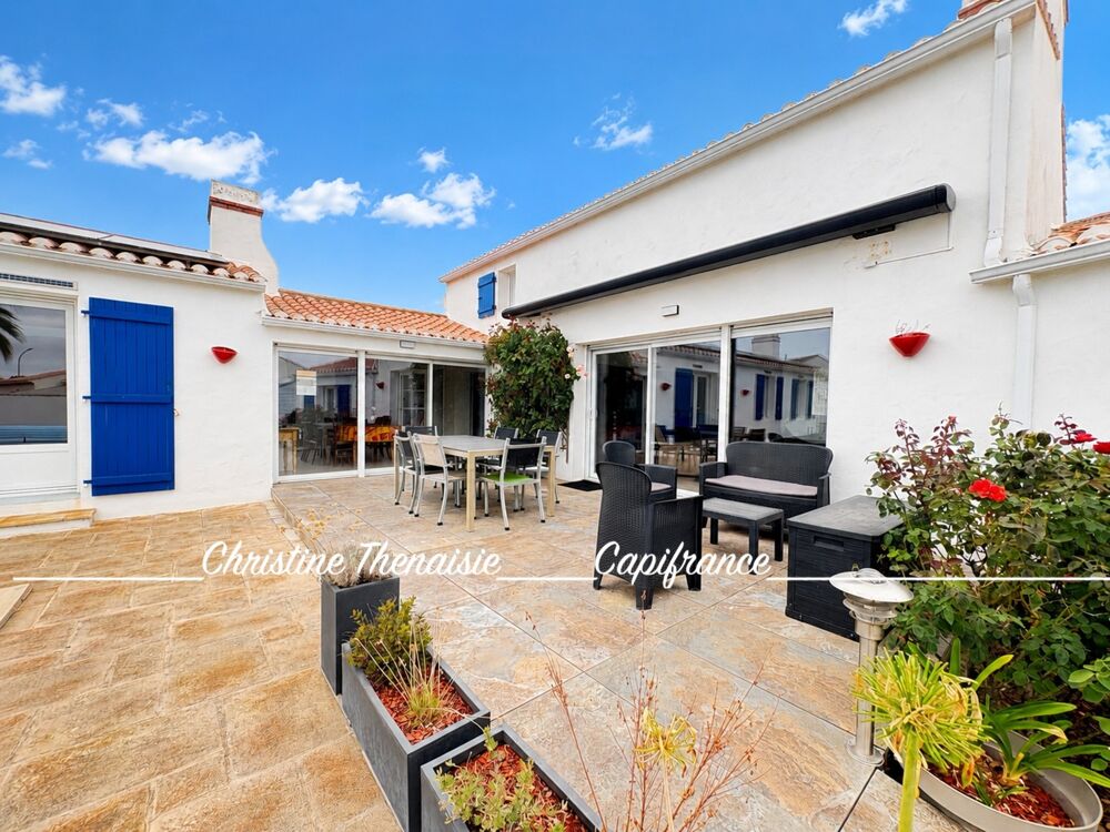 Vente Maison Maison à vendre 6 pièces 4 CHAMBRES - PISCINE CHAUFFEE - GARAGE - TERRAIN  SAINT GILLES CROIX DE VIE (85) Saint gilles croix de vie