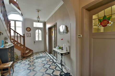   Maison Bourgeoise de 245m2 avec d�pendance Maison - 8 pi�ce(s) - 245 m�