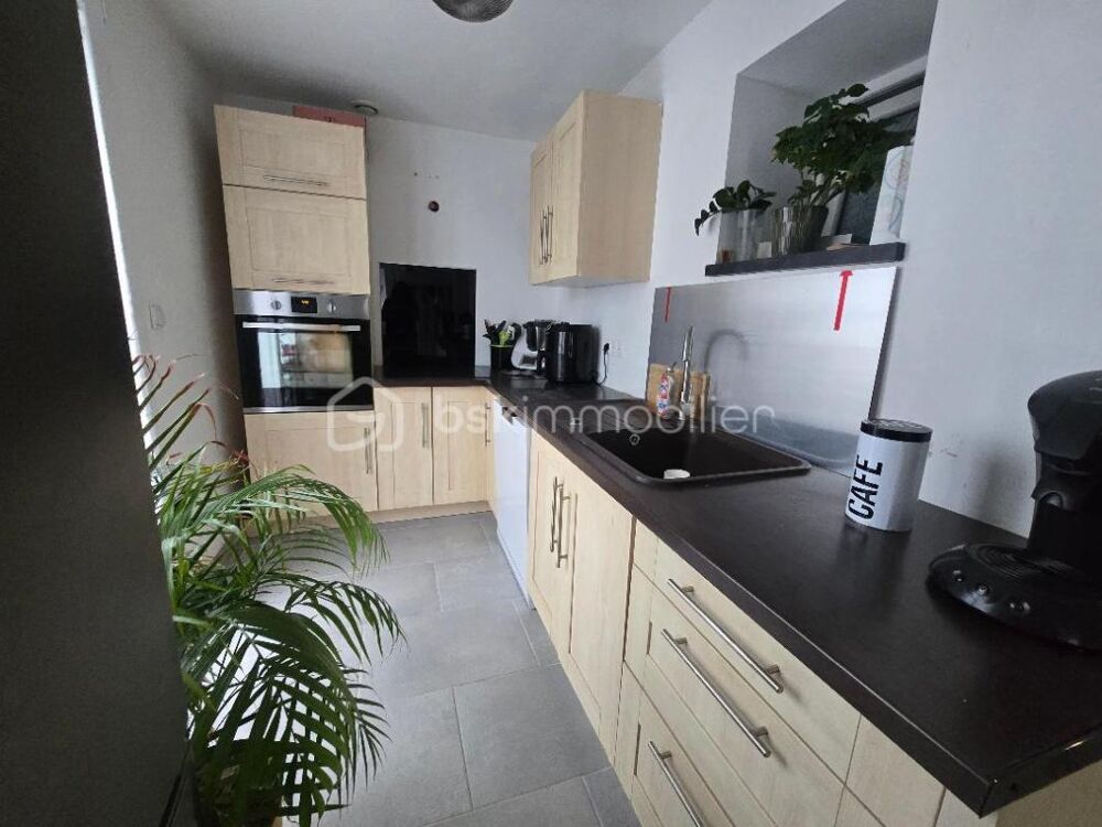 APPARTEMENT AVEC JARDIN ET PARKING