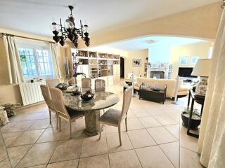  Villa à vendre 8 pièces 210 m²