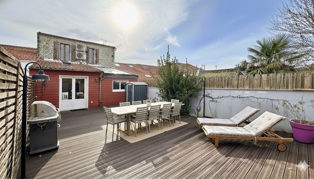 Maison familiale à vendre 6 pièces, 4 chambres + bureau  Proche gare & écoles  Grande terrasse  Garage  Dépendances  ROCHEF