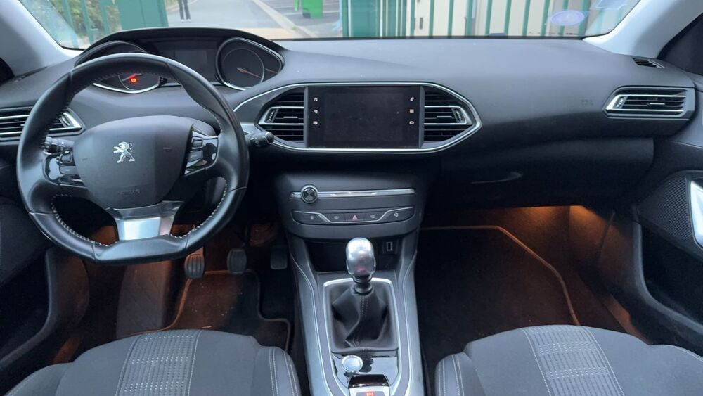 308 SW II 1.2 PureTech 130 Allure 2019 occasion 94800 Villejuif