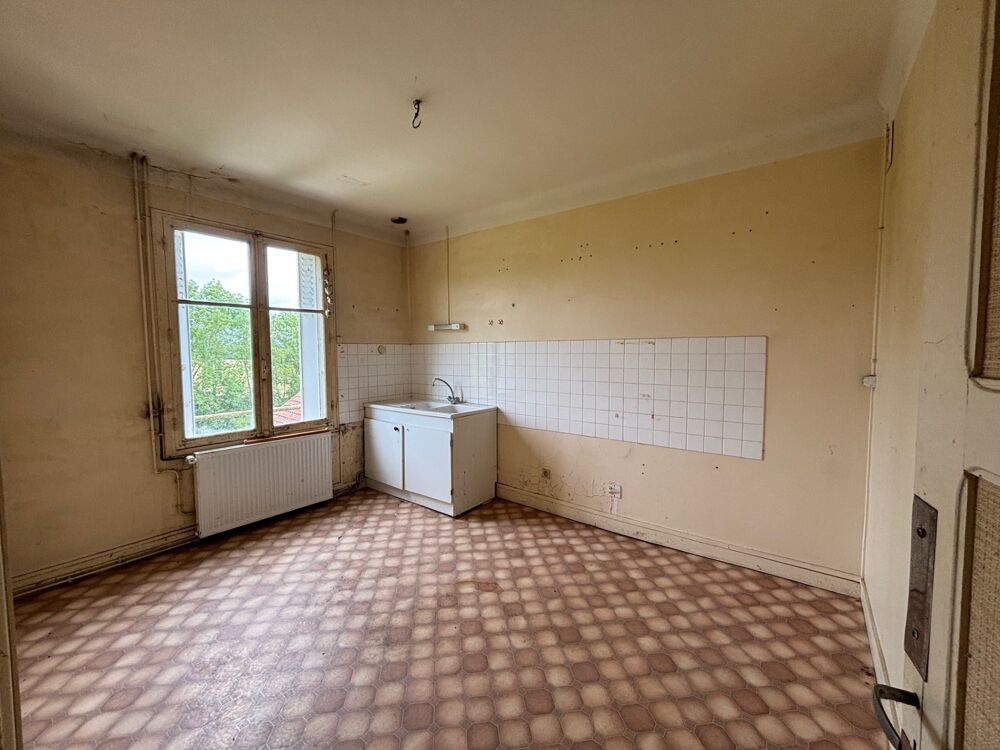 Vente Maison À vendre – Habitation avec local commercial, emplacement privilégié CUFFY (18) Cuffy