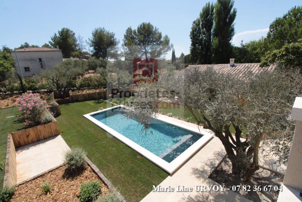 Vente Maison Propriété de charme 300 m² au coeur des Alpilles avec piscine et jardin paysagé Maussane les alpilles