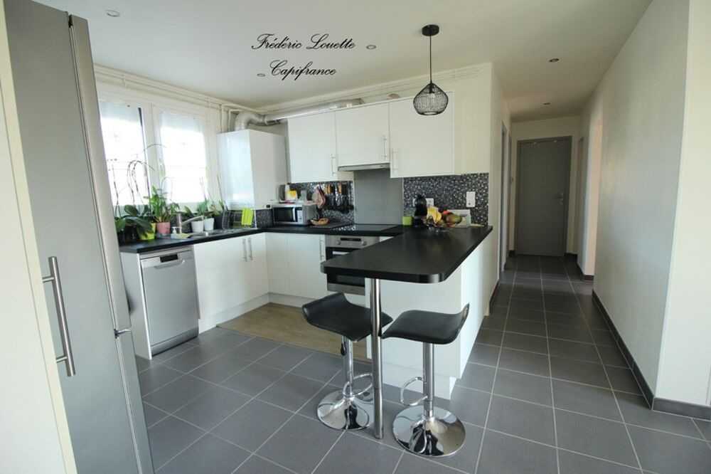 Dpt Marne (51), à louer EPERNAY appartement T4, 73 m² au premier étage sans ascenseur