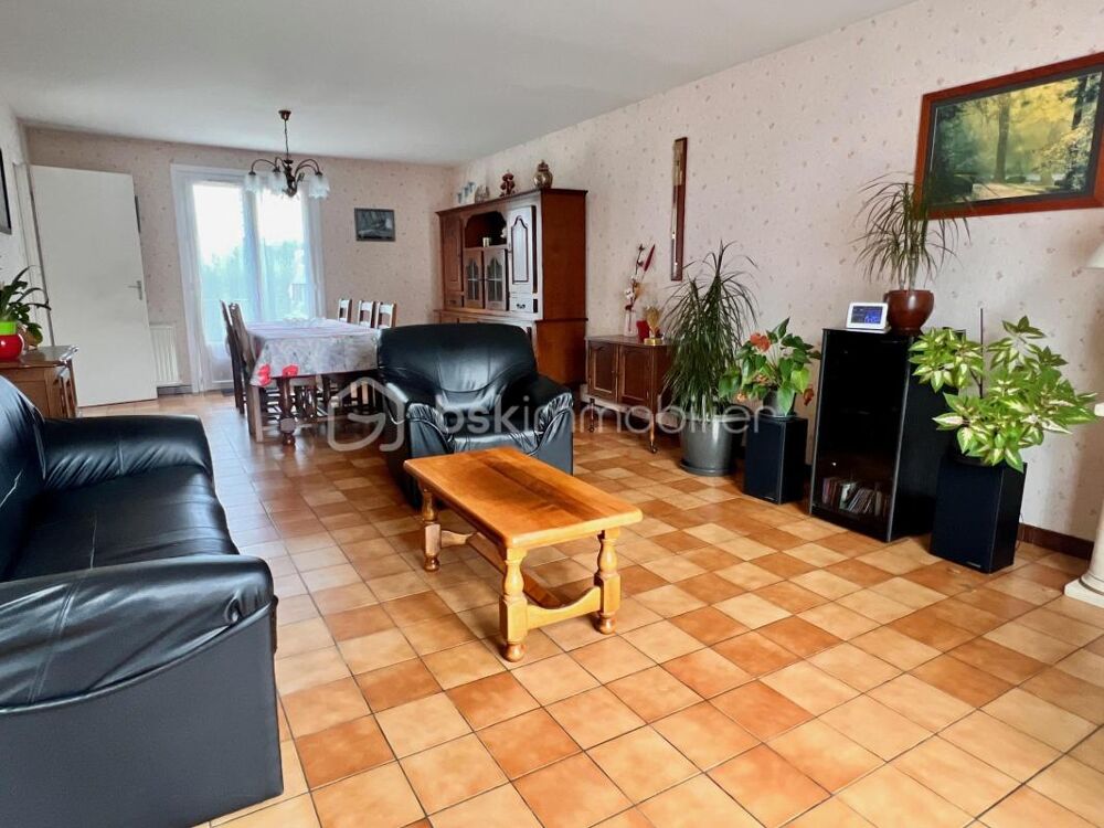 Maison familiale 4 chambres  118 m² habitables  Sous-sol complet de 87 m²  En impasse, au calme