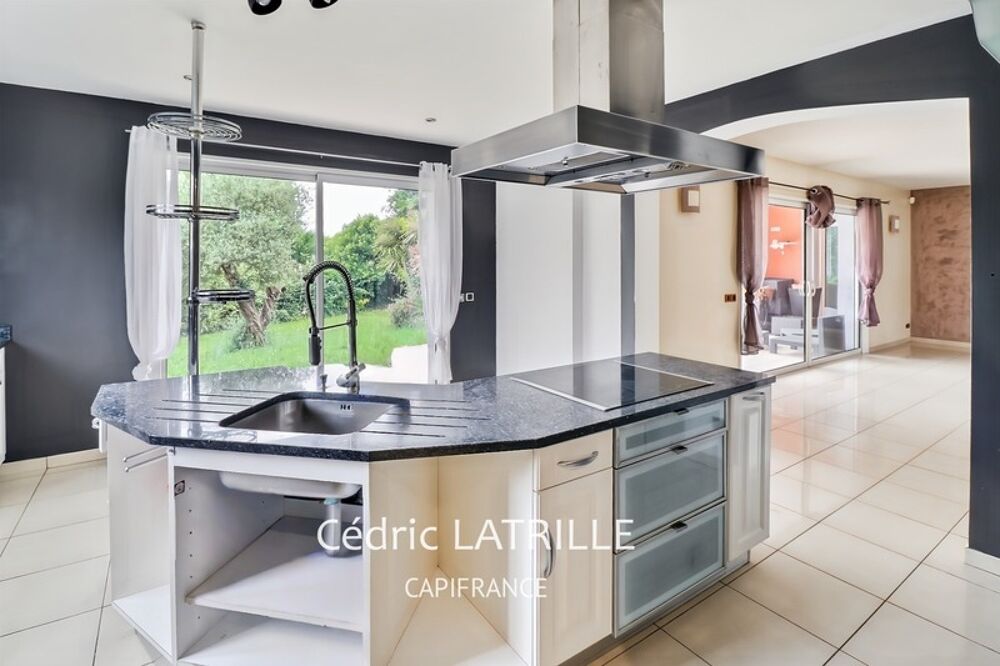 Maison à vendre 6 pièces ORLEIX (65)