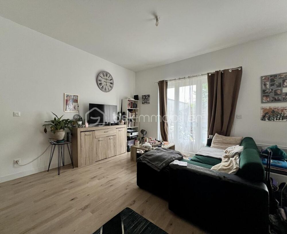 À vendre  Maison de 76 m² louée 660 €/mois  Spécial investisseur  Saint-Aigulin centre