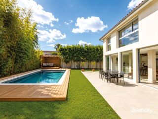  Villa à vendre 8 pièces 212 m²
