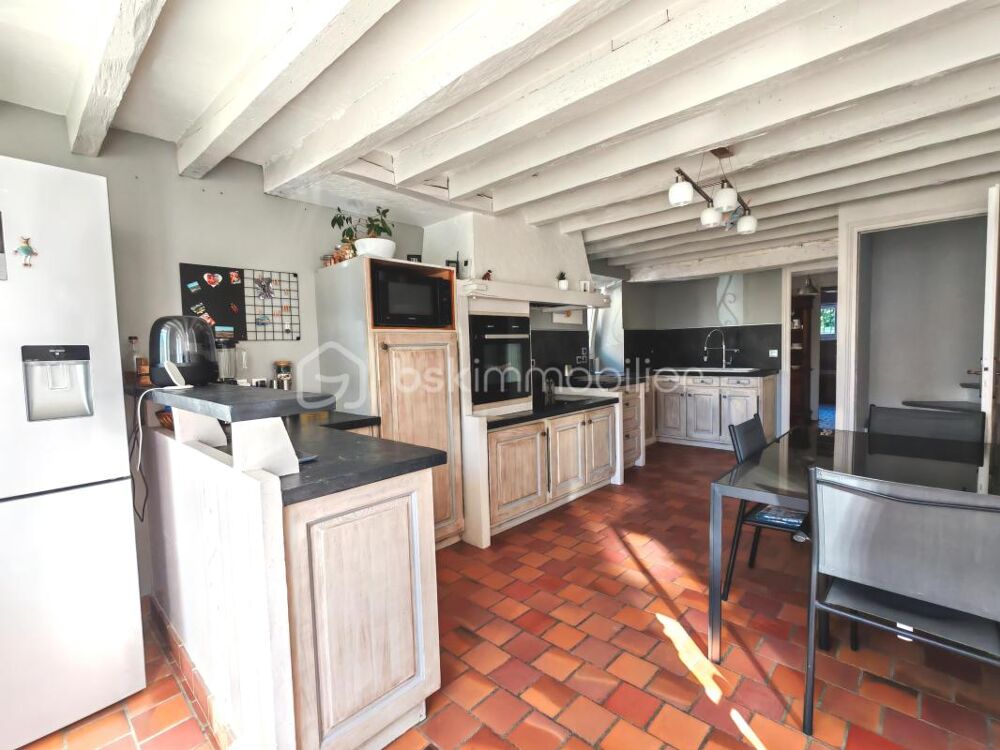 Vente Maison Briarde aux beaux volumes, jardin et stationnements Faremoutiers