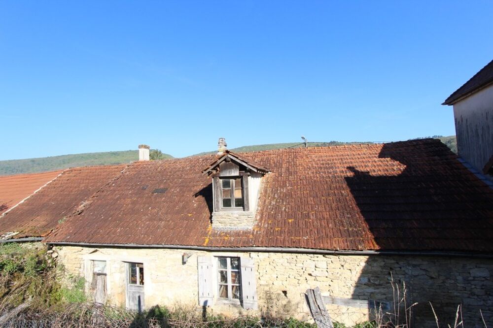 Maison à vendre P5 de 129,60 m² + 2 granges à rénover SAINT VICTOR SUR OUCHE (21)