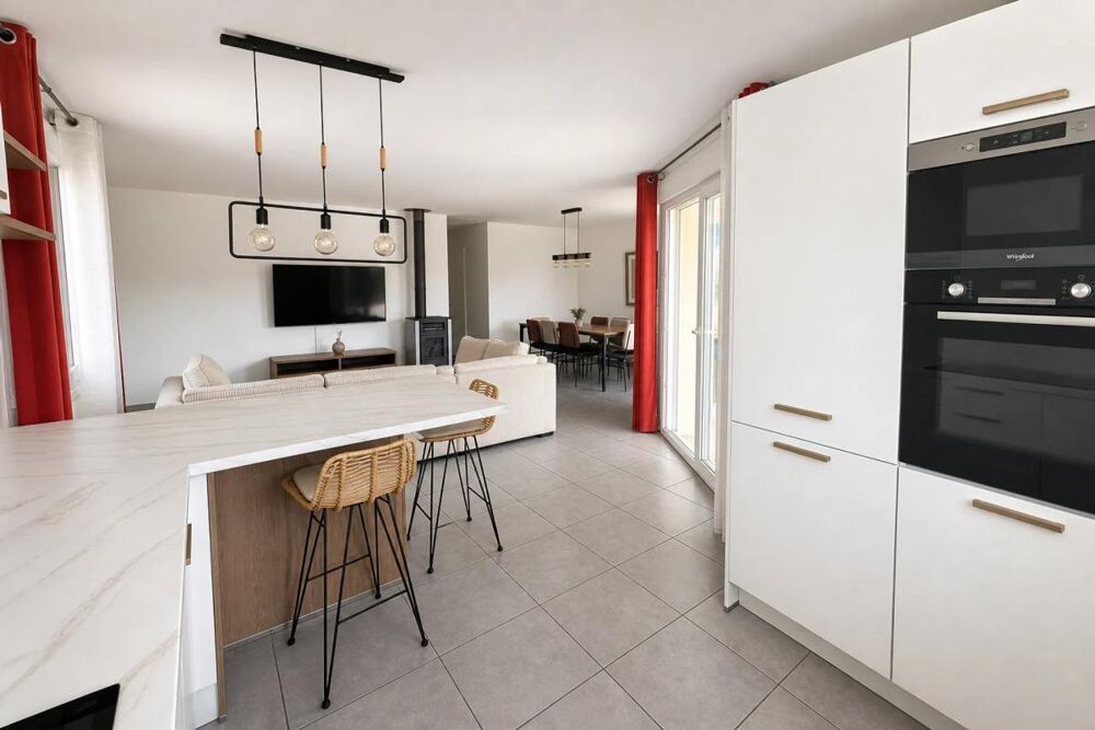 MAISON 88m2 - SAINT CHAMOND - PISCINE - TERRASSE - 3 CHAMBRES
