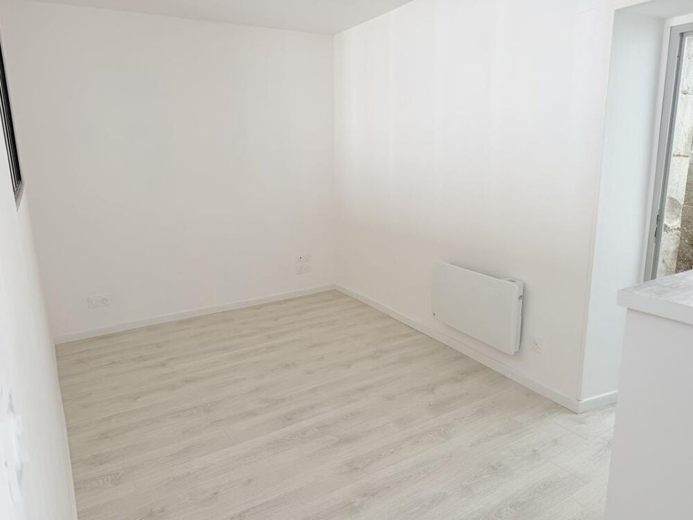 Location Appartement A LOUER TRE JOLI TYPE 2 CENTRE DE VILLENEUVE Villeneuve