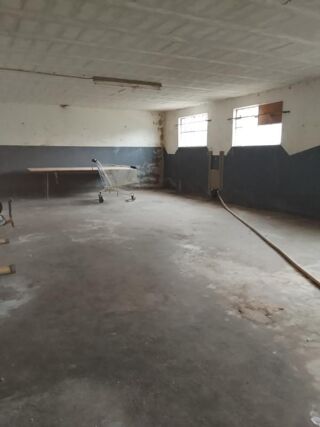  Remise / Grange � vendre 8 pi�ces 600 m�