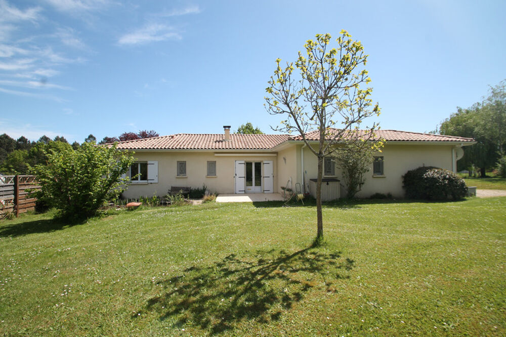 Maison à vendre 4 pièces 109m² proche de CASTELJALOUX (47) garages, terrain 9800m²