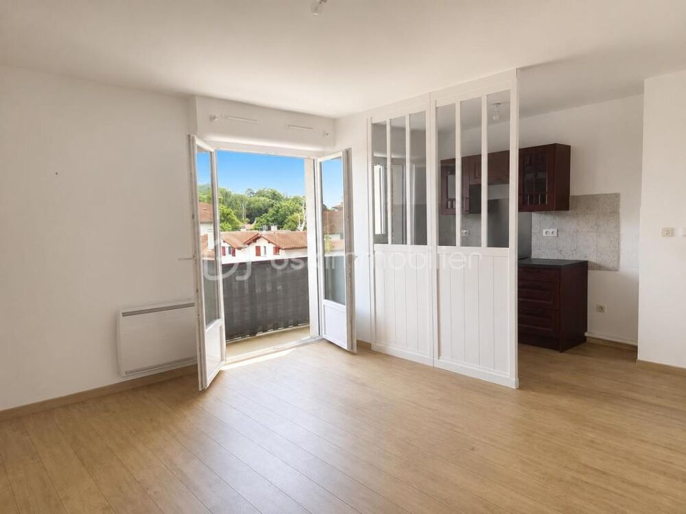T2 rénové avec balcon - Centre ville à pied
