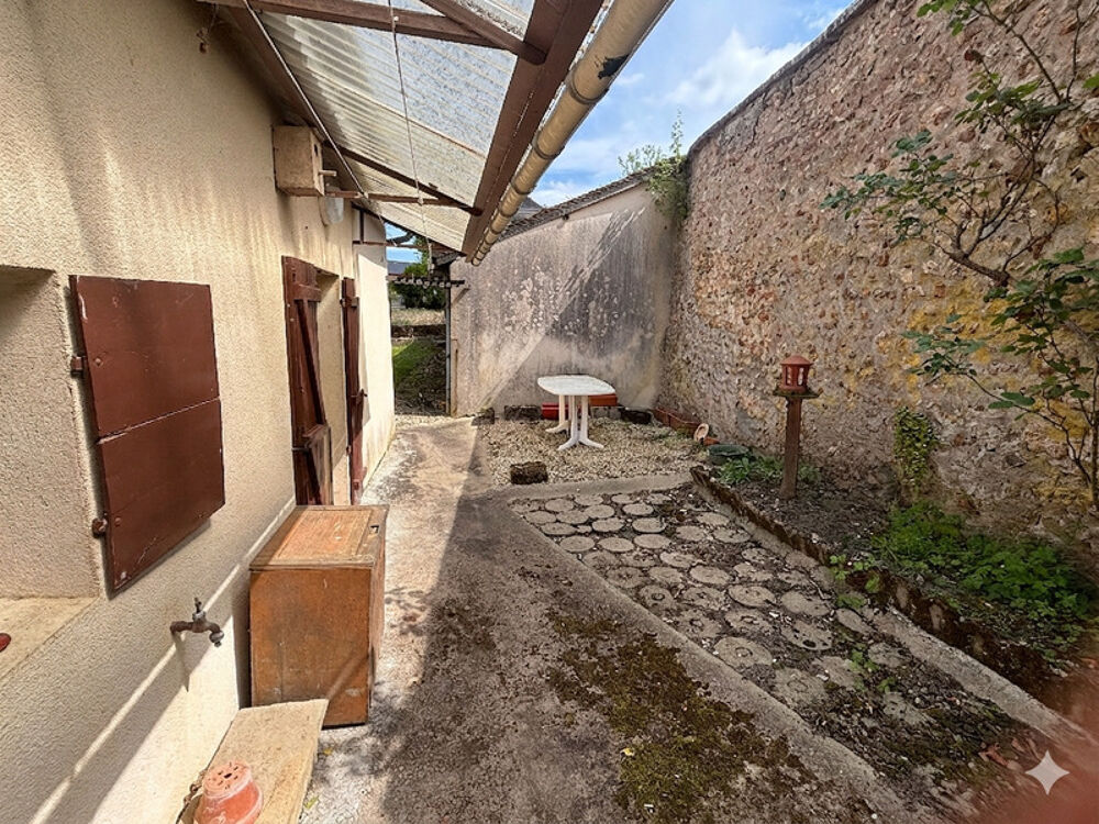 Maison de village 81 m² avec jardin clos  Idéal premier achat ou résidence secondaire SAINT PRIVE 89