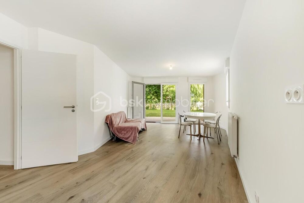 Appartement de 62 m2 dexception avec jardin privatif de 161 m² Prestations haut de gamme