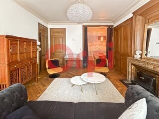  Appartement à louer 4 pièces 118 m²