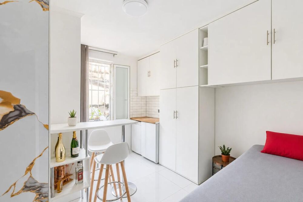Studette rénovée de 12m² à Paris 3ème