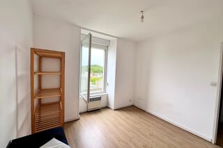  Immeuble à vendre 15 + pièces 571 m²