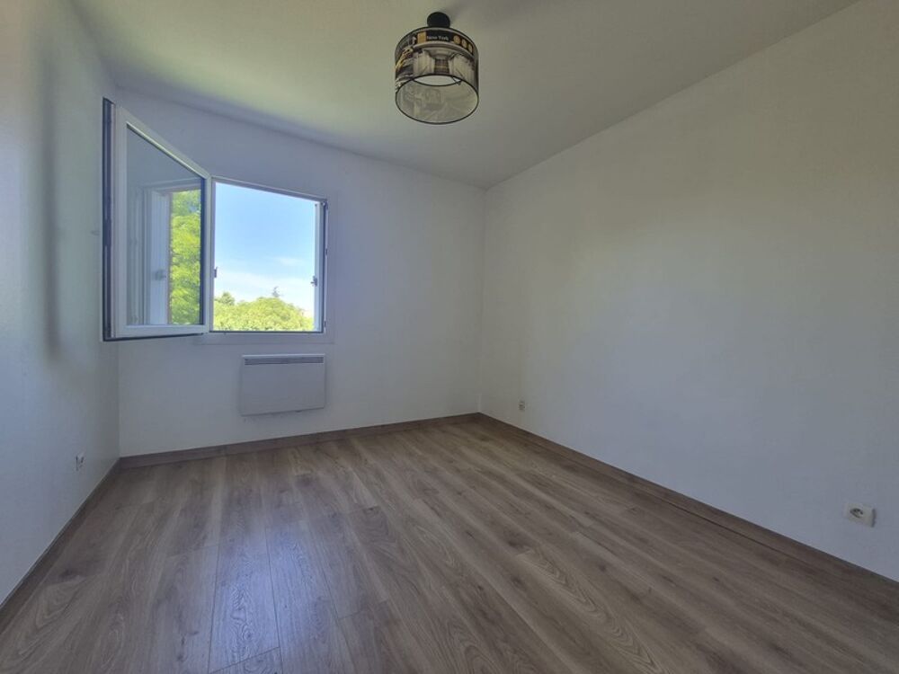 Vente Appartement CASTANET TOLOSAN - APPARTEMENT T4 - HYPERCENTRE - DERNIER ETAGE - VUE DEGAGEE SANS VIS-A-VIS - EXPOSITION SUD - CAVE + BOX Castanet tolosan