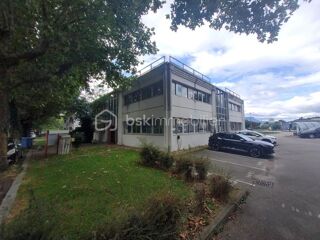   Local professionnel 75 m² + showroom – 99 000 € Saint martin le vinoux