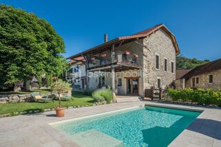  Propriété/château à vendre 9 pièces 362 m²