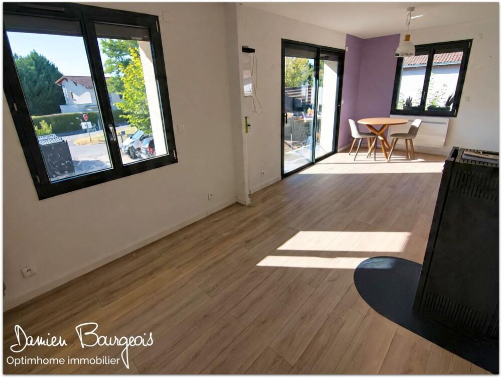Location Appartement Appartement T4 avec balcon, véranda et 2 places de parking – Centre de Ségny Segny