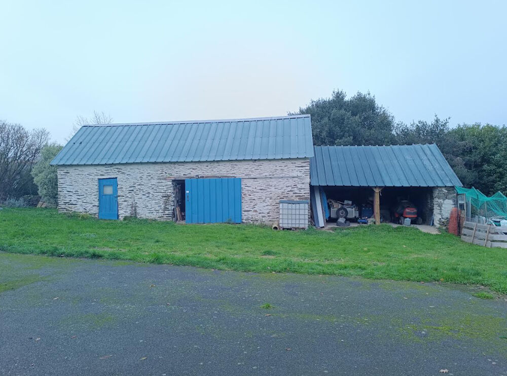 Vente Maison 29270 Cléden Poher longère 3 chambres avec dépendances hangar ateliers 1900 m²  clos Cleden poher