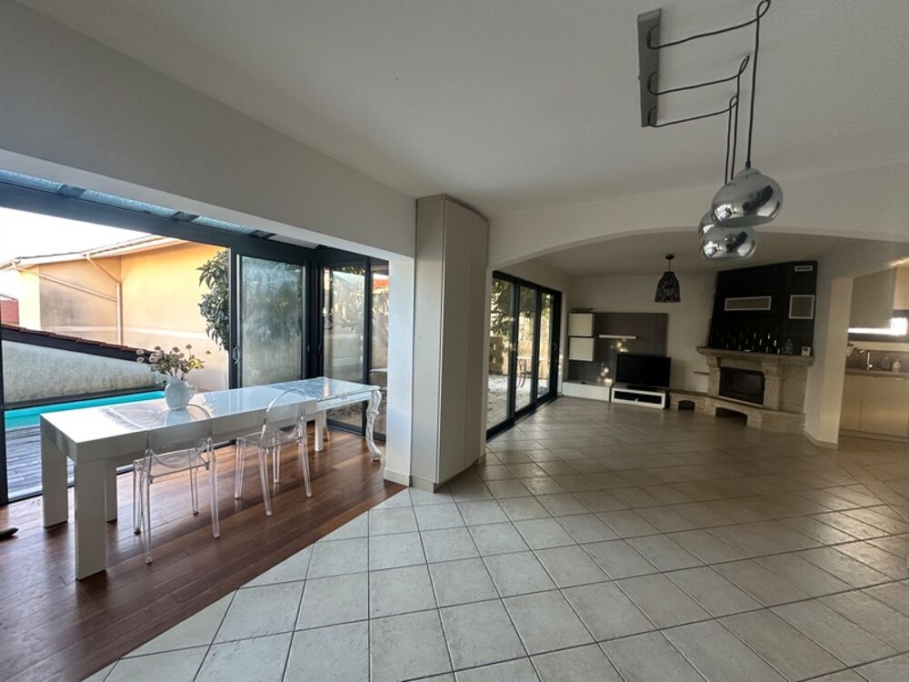 Vente Maison Maison à vendre 6 pièces proche de PESSAC (33) Pessac