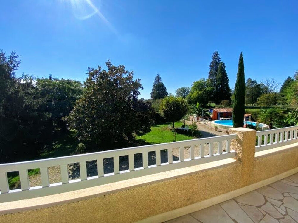 Maison Excideuil 7 pièce(s) 135 m2