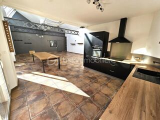  Maison  vendre 8 pices 202 m