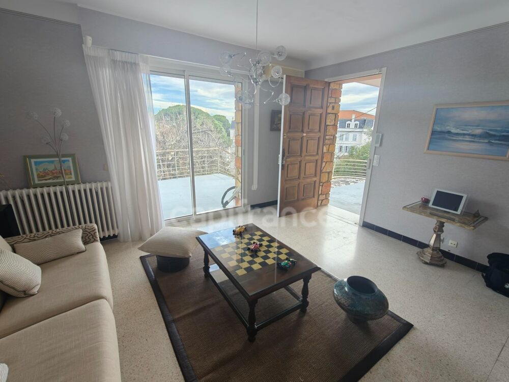 Vente Maison Maison à vendre 6 pièces CANNES (06), 400 mètres de la plage, vue mer, garage Cannes