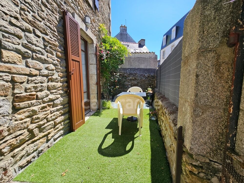 Bâtisse de caractère à réinventer en maison dexception au coeur de Concarneau