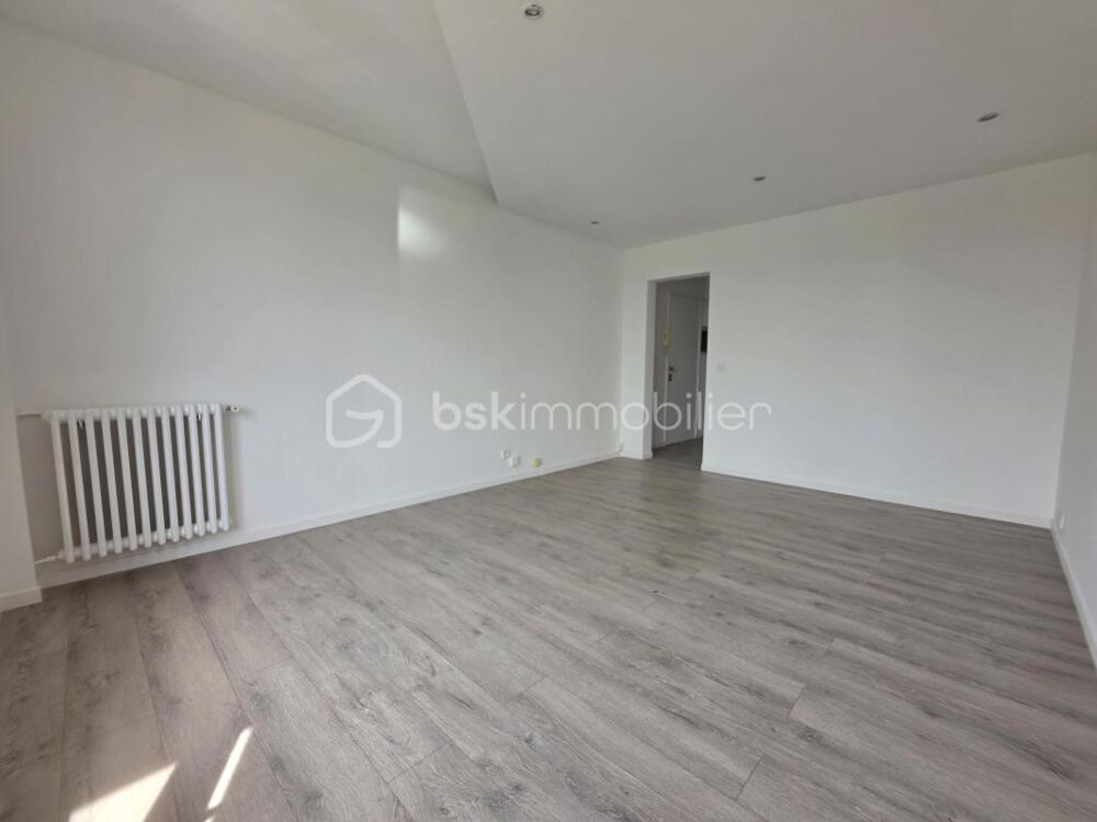 Vente Appartement Magnifique F2 44m² balcon OUEST parking cave RAVALEMENT PAYE Villemomble