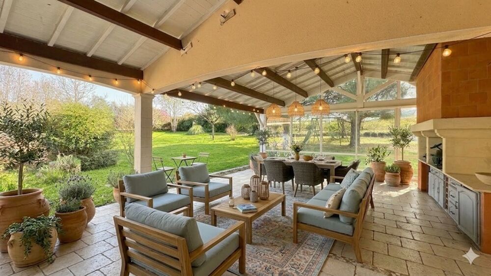 Maisons à vendre À Tonnay-Charente  Ensemble immobilier avec gîte indépendant sur parc arboré de 4 673 m²