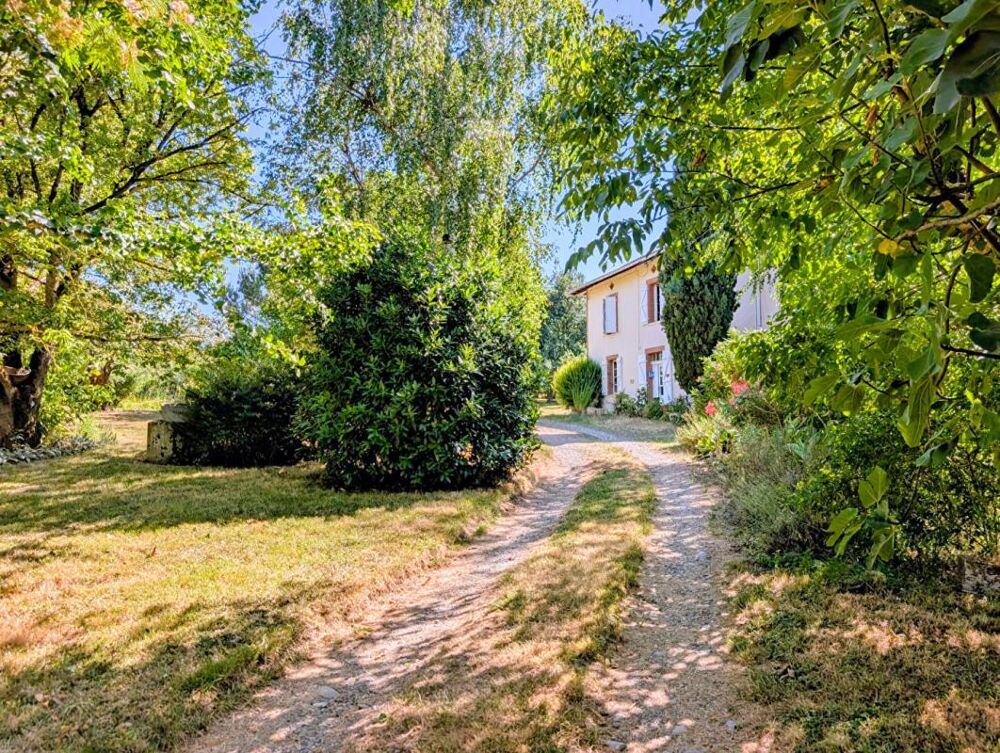Maison Pouy De Touges 7 pièces 253 m2 avec 14 hectares